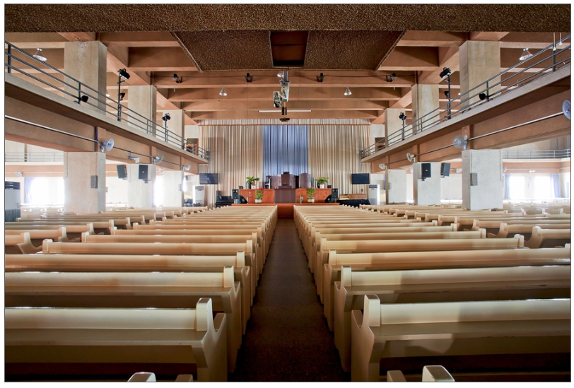 서부교회 강단1.jpg