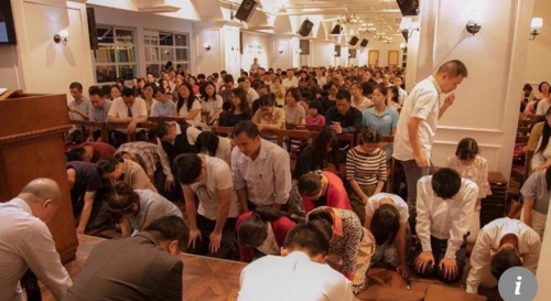 中 경찰, 지하교회 급습해 목사·신도 100여 명 체포.jpg