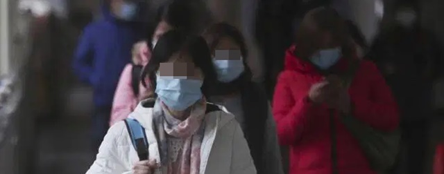 (중국교회) 중국 '우한'의 크리스천들, 길거리에서 복음 속삭여.jpg