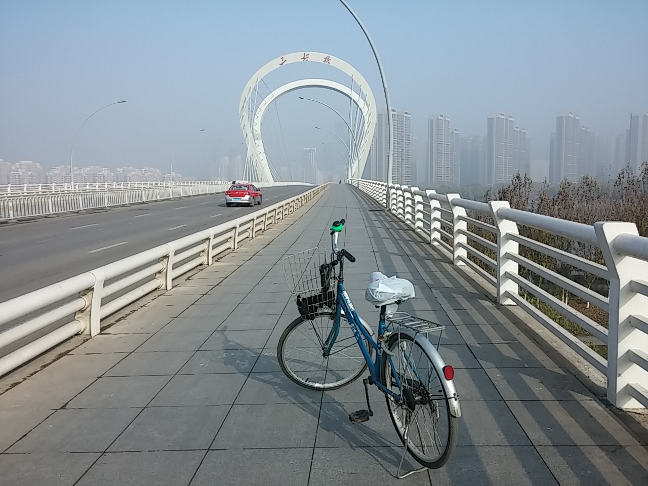 (중국 사진) 선교지 자가용차.jpg