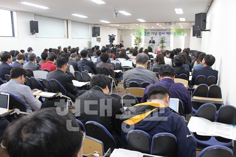 동방번개의 실체를 폭로한 서적 발간.jpg