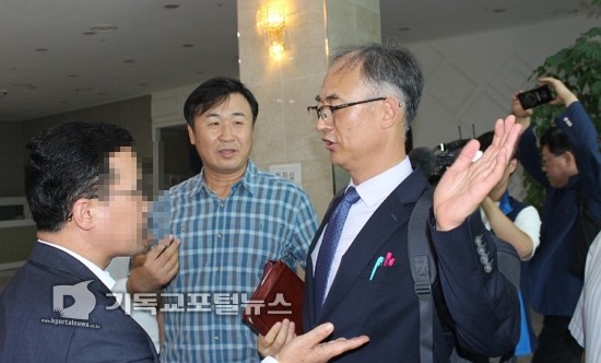 천안에서 시종일관 신천지 압박, 유영권 목사 4.jpg